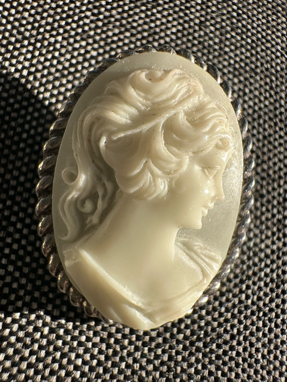 Vintage Cream Cameo Brooch